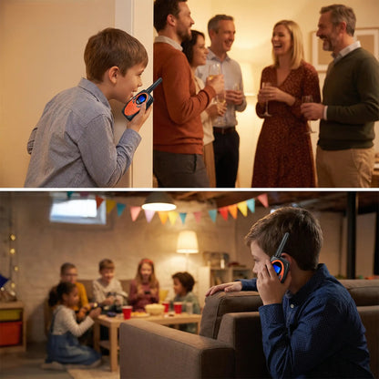 Deux enfants jouent aux espions à une fête familiale grâce à leur talkie walkie.