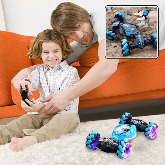 Voiture télécommandée enfant bleue conduite par un garçon avec son père