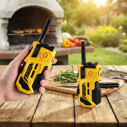 ensemble de walkie talkie sur table extérieur